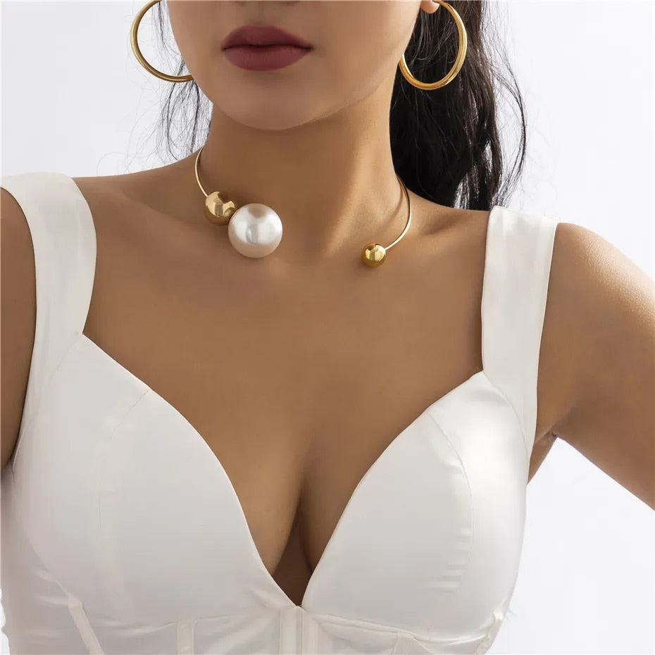 Eva Big White Pearl Choker Necklace