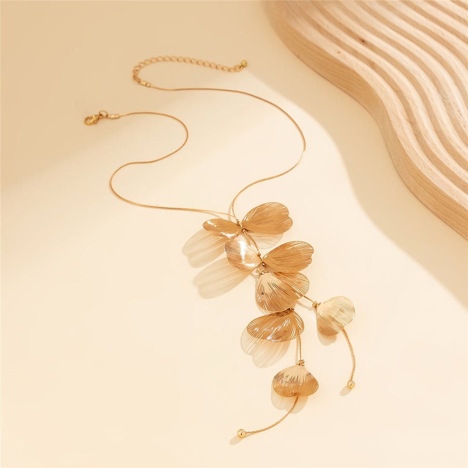 Sara Kpop Flower Petal Pendant Choker Necklace